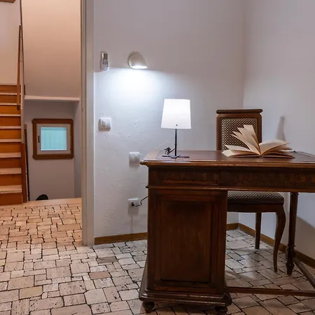 Lucy - Porzione Di Con Giardino Holiday home