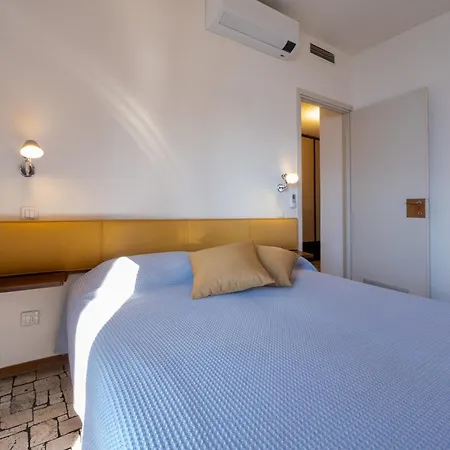 Lucy - Porzione Di Con Giardino