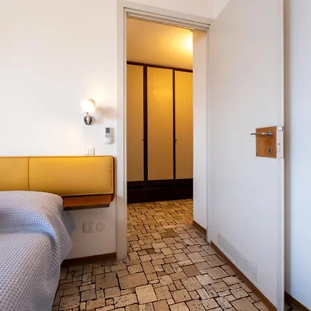 Lucy - Porzione Di Con Giardino Feriehus Varenna