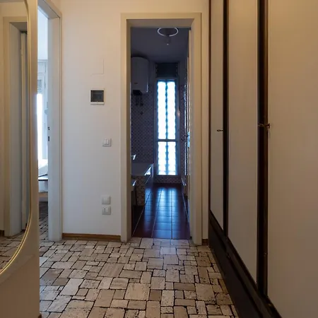 Lucy - Porzione Di Con Giardino