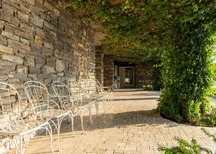 View - Parking - Ac - 4br * Varenna